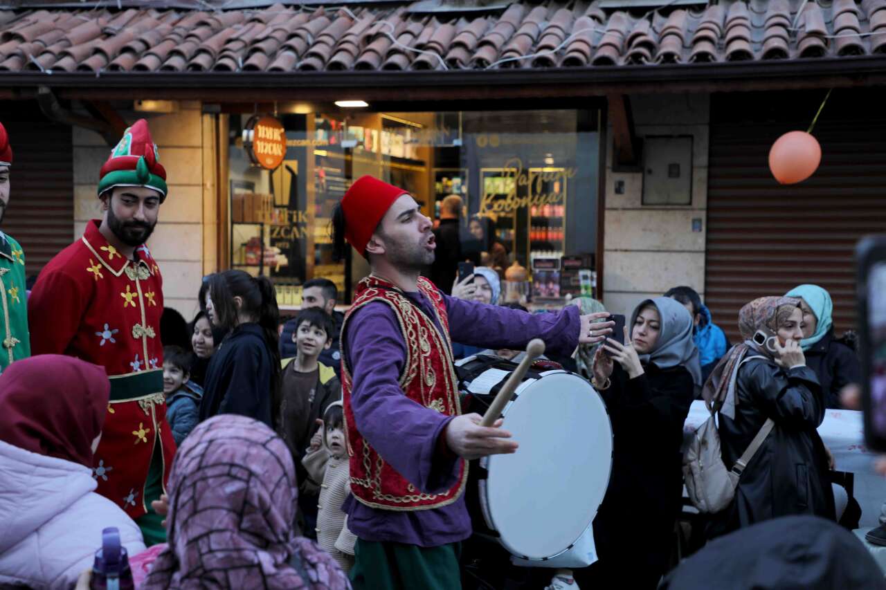Karatay’da Kadir Gecesi’nde kardeşlik sofraları kuruldu 3